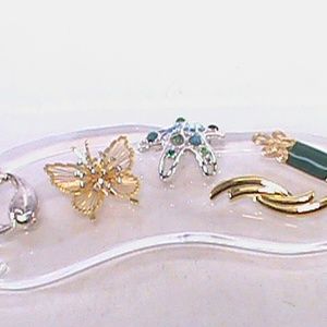 5 MONET Fashion Brooches